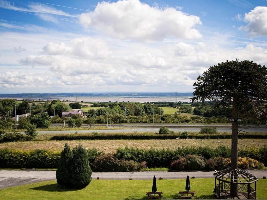 Springfield Hotel & Health Club Halkyn Exteriör bild